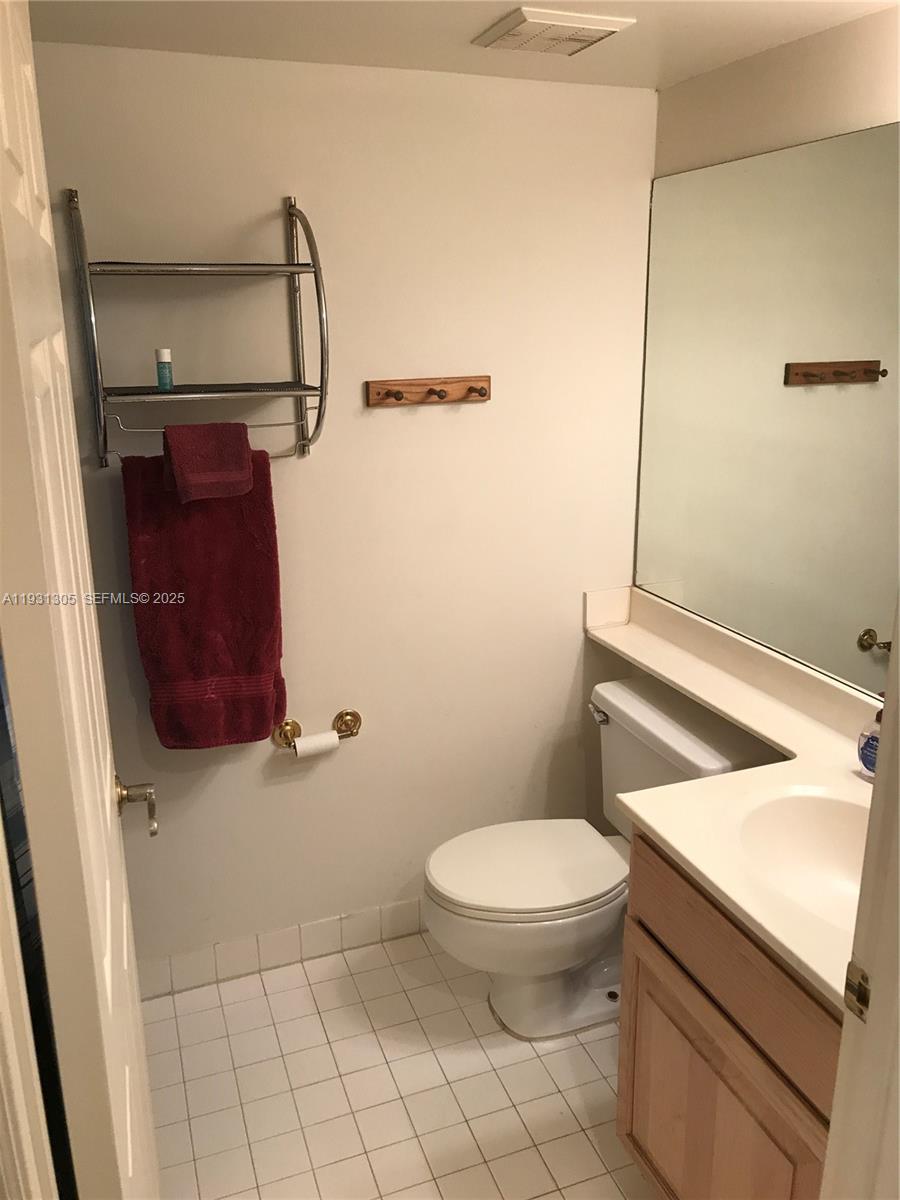 UNIVERSITY INN CONDO - Residential Lease