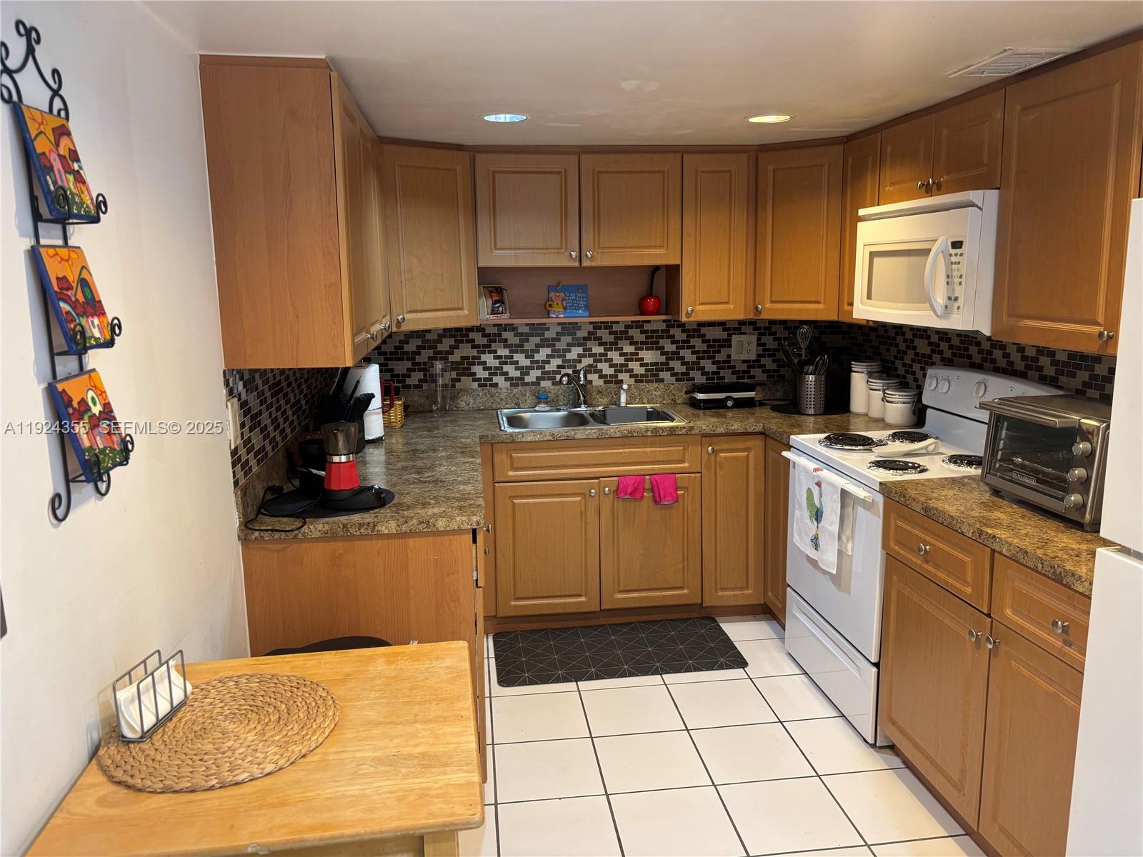 CYPRESS CLUB OF KENDALE C - Residential