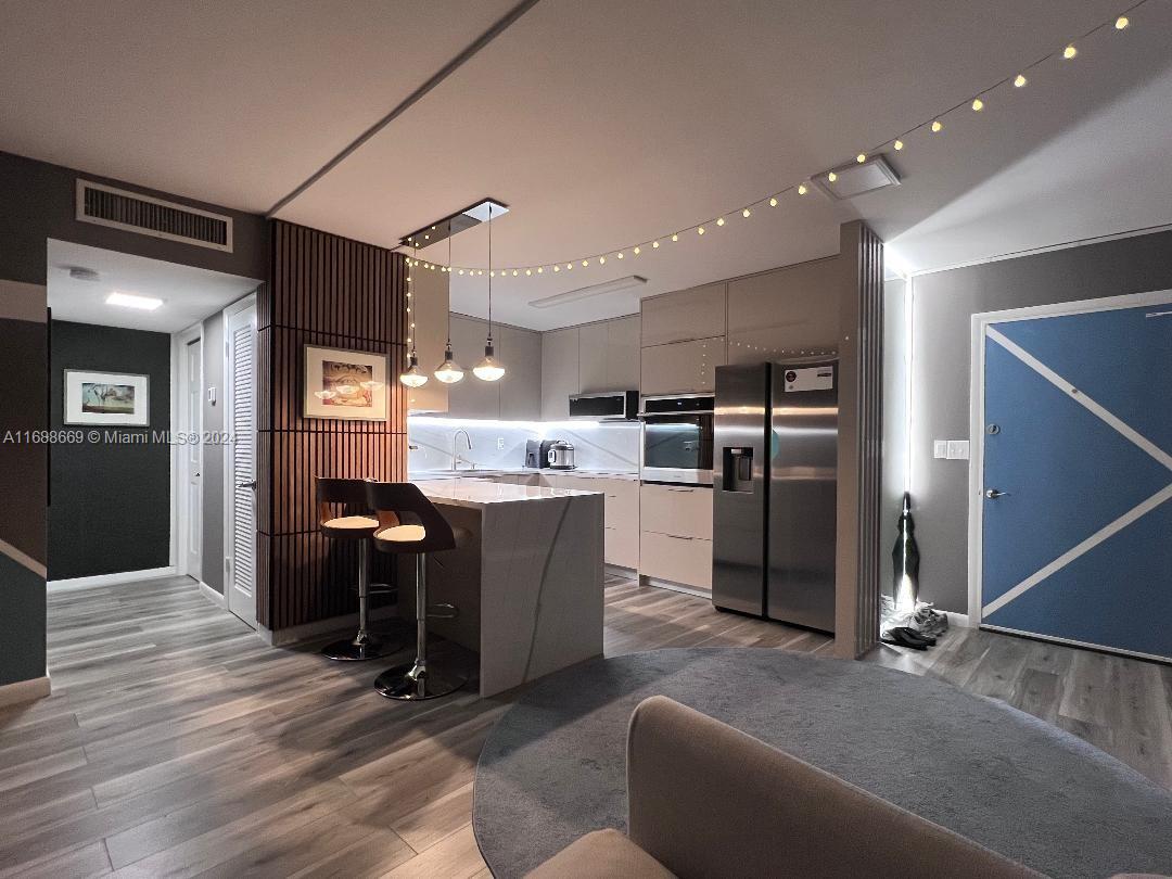 GOLDEN SAILS CONDO - Residential