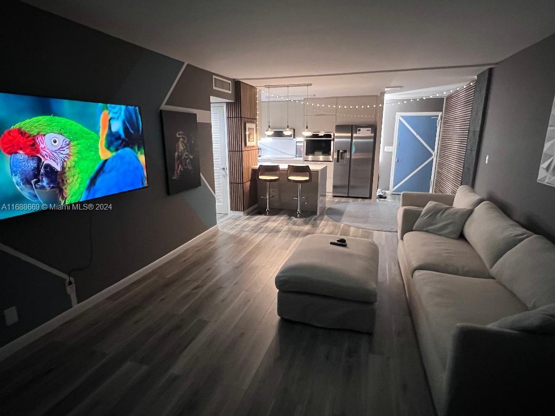 GOLDEN SAILS CONDO - Residential