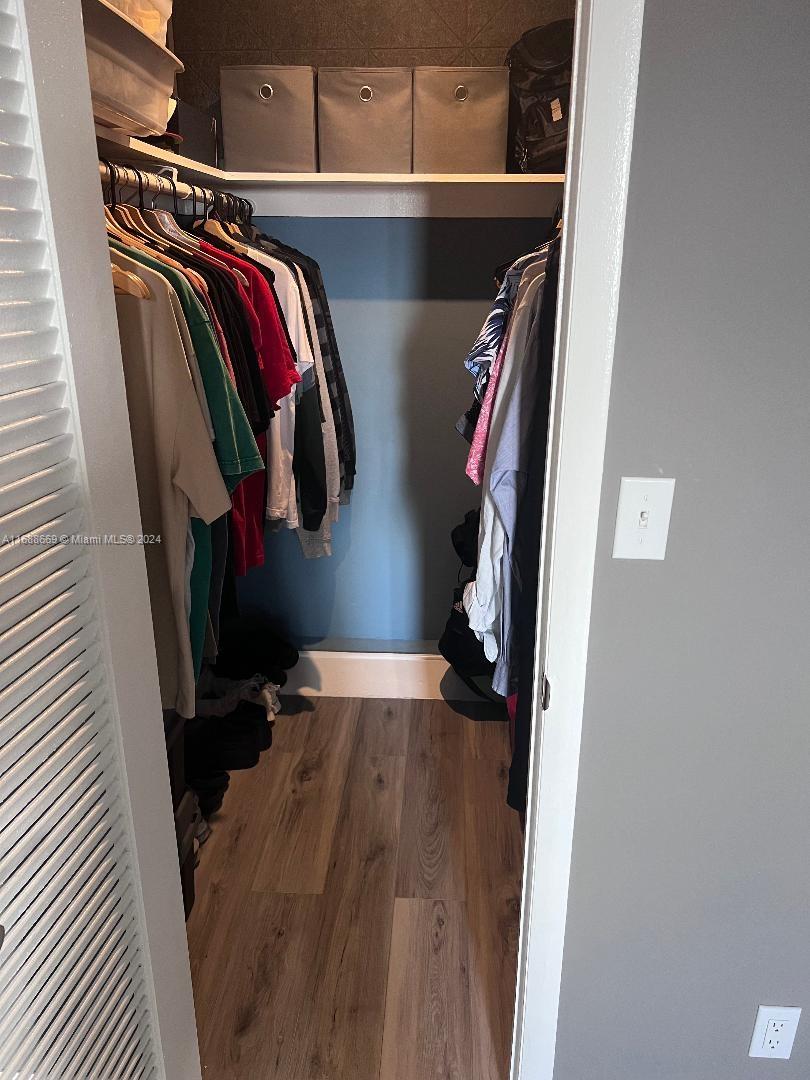 GOLDEN SAILS CONDO - Residential