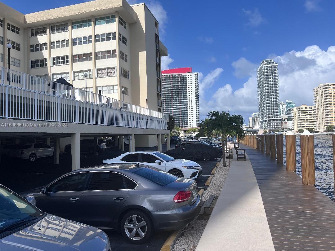 GOLDEN SAILS CONDO - Residential