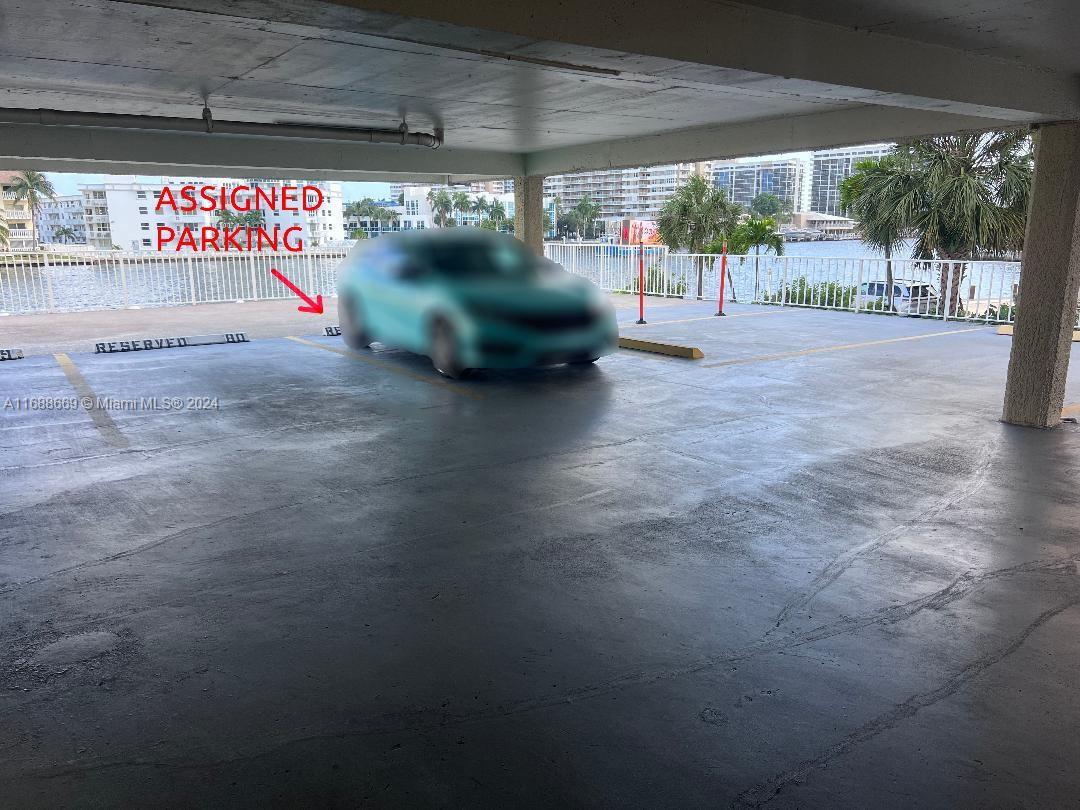 GOLDEN SAILS CONDO - Residential