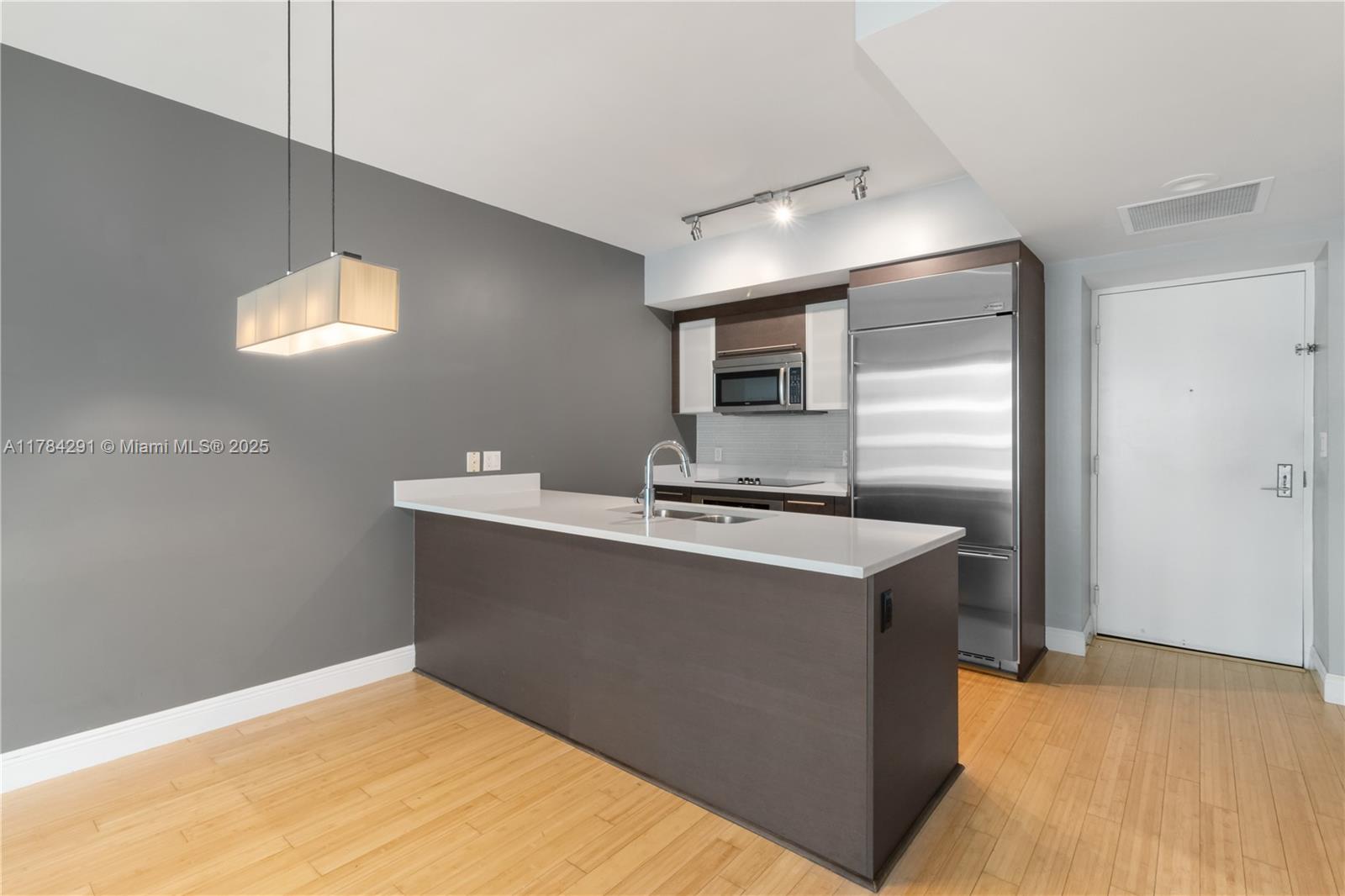 500 Brickell Ave 2606
