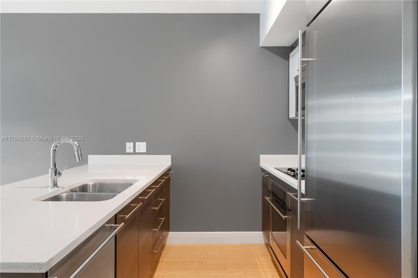 500 Brickell Ave 2606