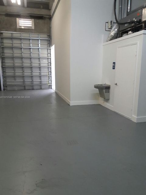 10601 NW 122nd St 15 Medley FL 33178