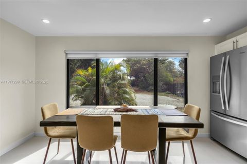 Tiny photo for 810 NE 149th St, Miami, FL 33161 (MLS # A11977299)