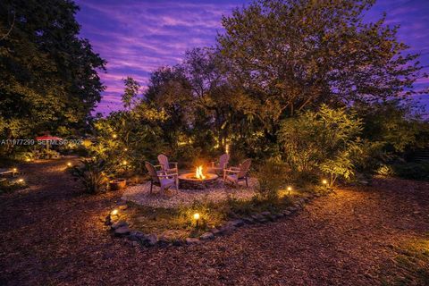 Tiny photo for 810 NE 149th St, Miami, FL 33161 (MLS # A11977299)