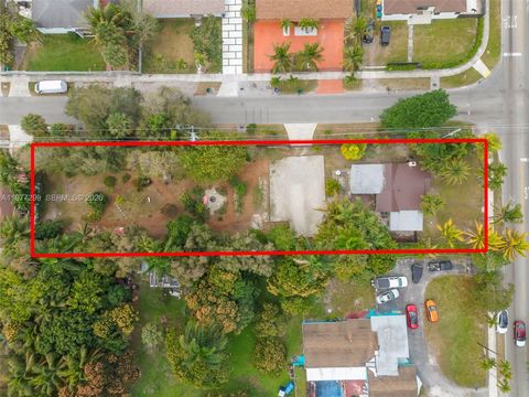 Tiny photo for 810 NE 149th St, Miami, FL 33161 (MLS # A11977299)