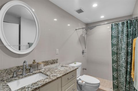 Tiny photo for 810 NE 149th St, Miami, FL 33161 (MLS # A11977299)