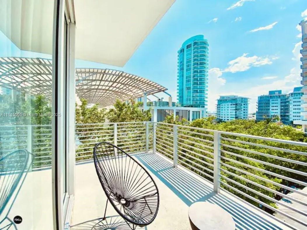 6080 Collins Avenue PH09
