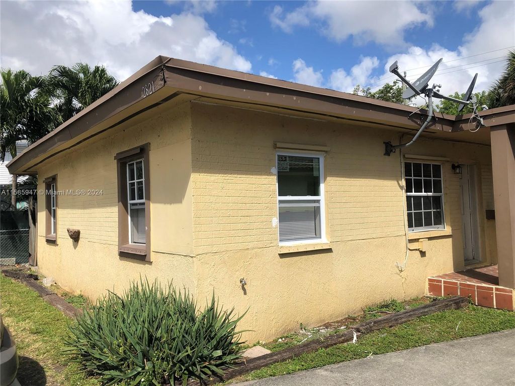 Photo of 2821 NW 12th Ct #1, Fort Lauderdale, FL 33311 (MLS # A11585947)