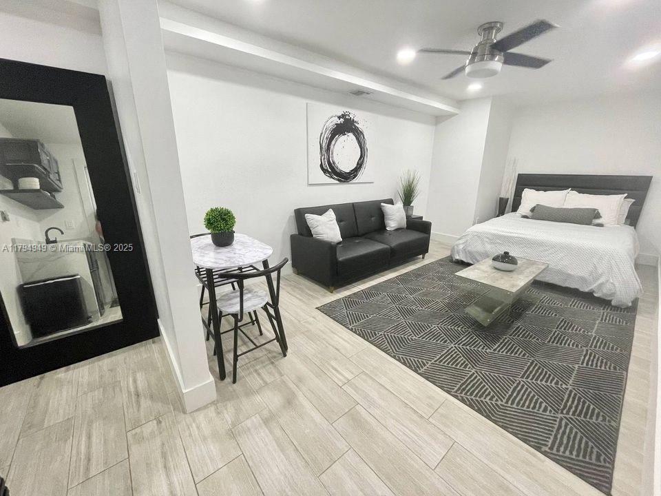 Rental Property at 170 Ne 60th St Efficency, Oakland Park, Miami-Dade County, Florida - Bathrooms: 1  - $1,625 MO.