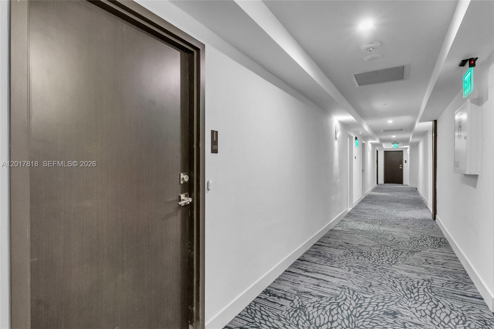 90 Edgewater Dr 525