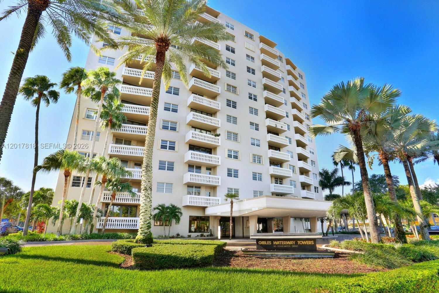 90 Edgewater Dr 525