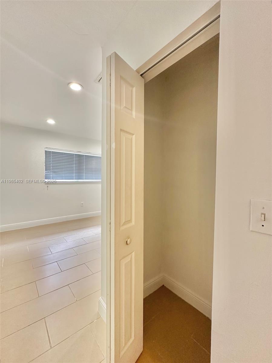 54TH ST BUS PLAZA SEC A - Residential Lease