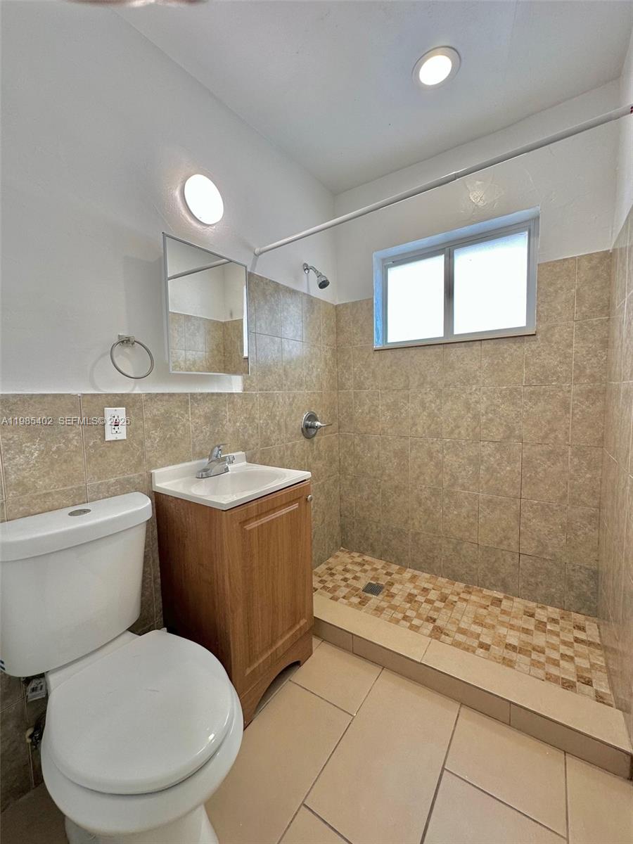 54TH ST BUS PLAZA SEC A - Residential Lease