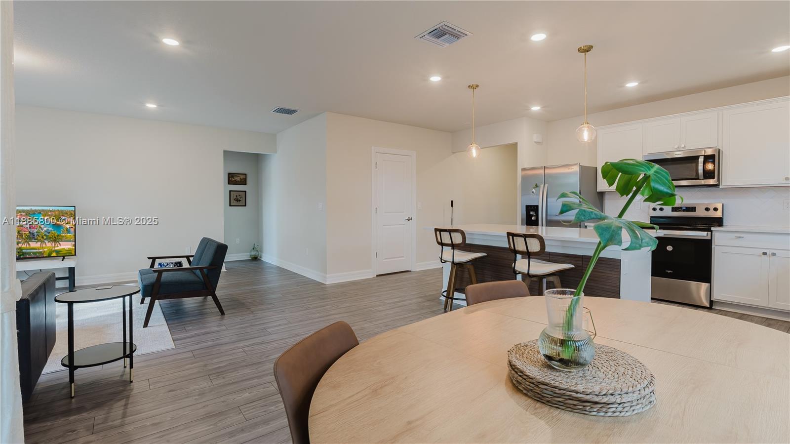 SOMERSET PLAZA - Residential Lease