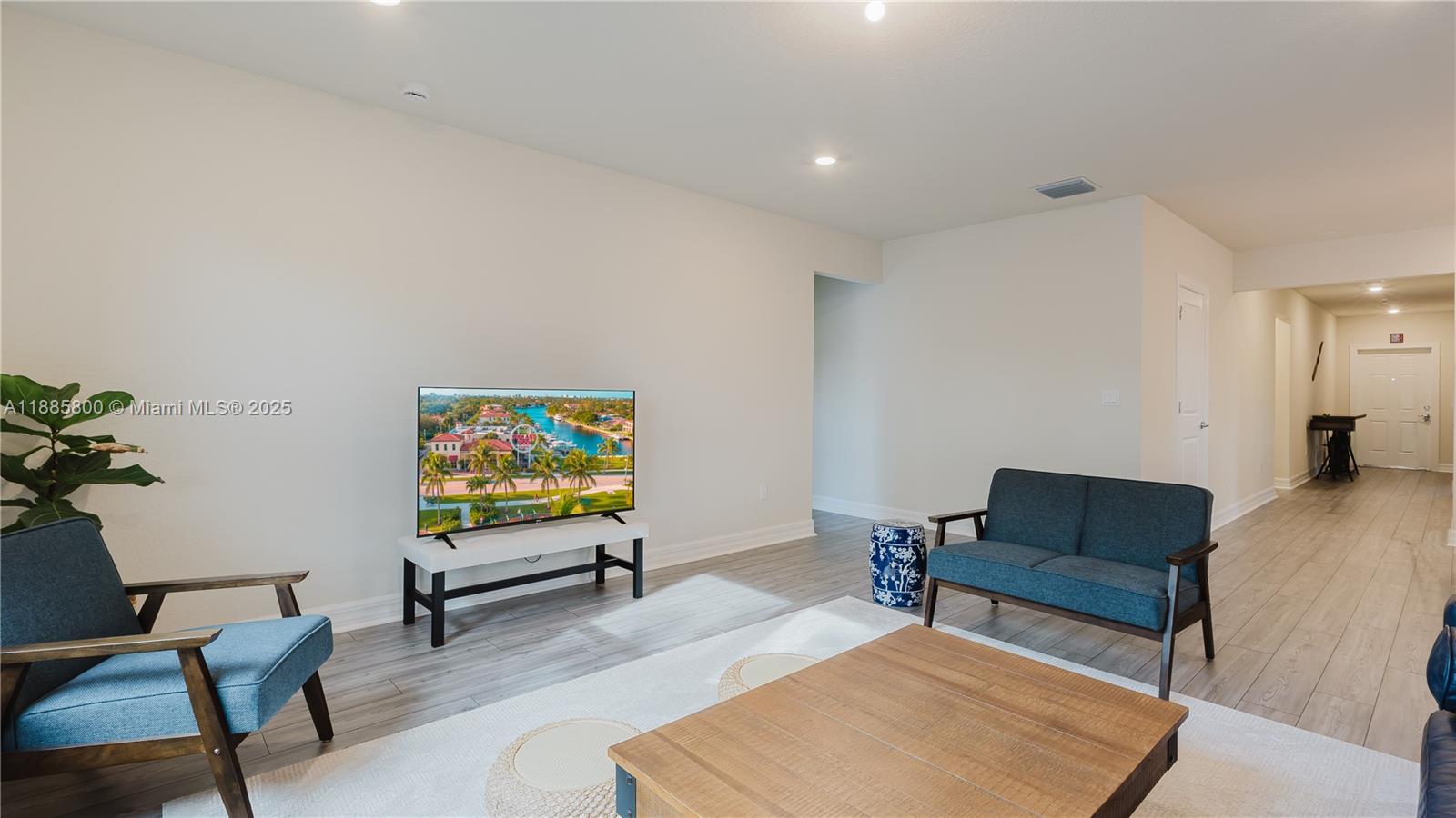 SOMERSET PLAZA - Residential Lease