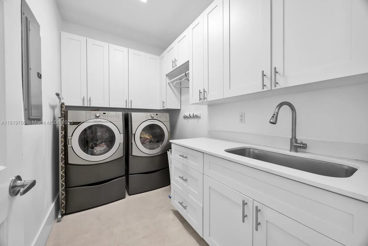 Palmetto Bay, Florida 33157, United States, 5 Bedrooms Bedrooms, ,5 BathroomsBathrooms,Residential,Active,148415