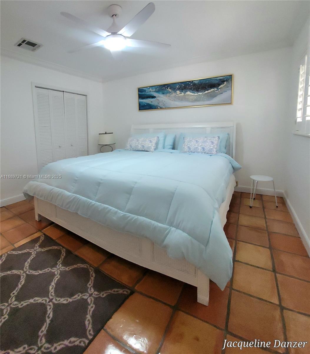 HILLSBORO HARBOR UNIT - Residential