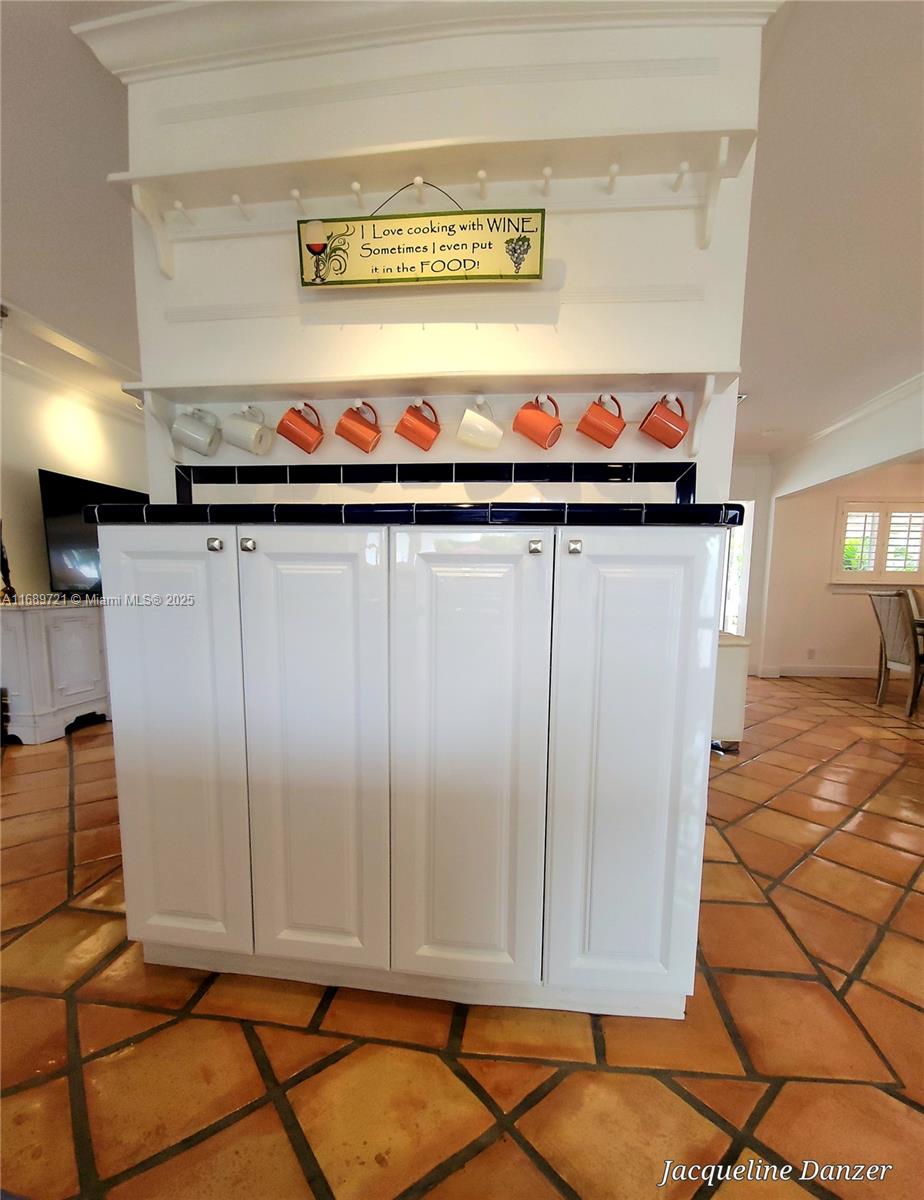 HILLSBORO HARBOR UNIT - Residential