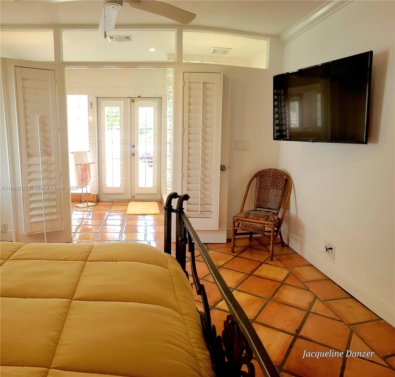 HILLSBORO HARBOR UNIT - Residential