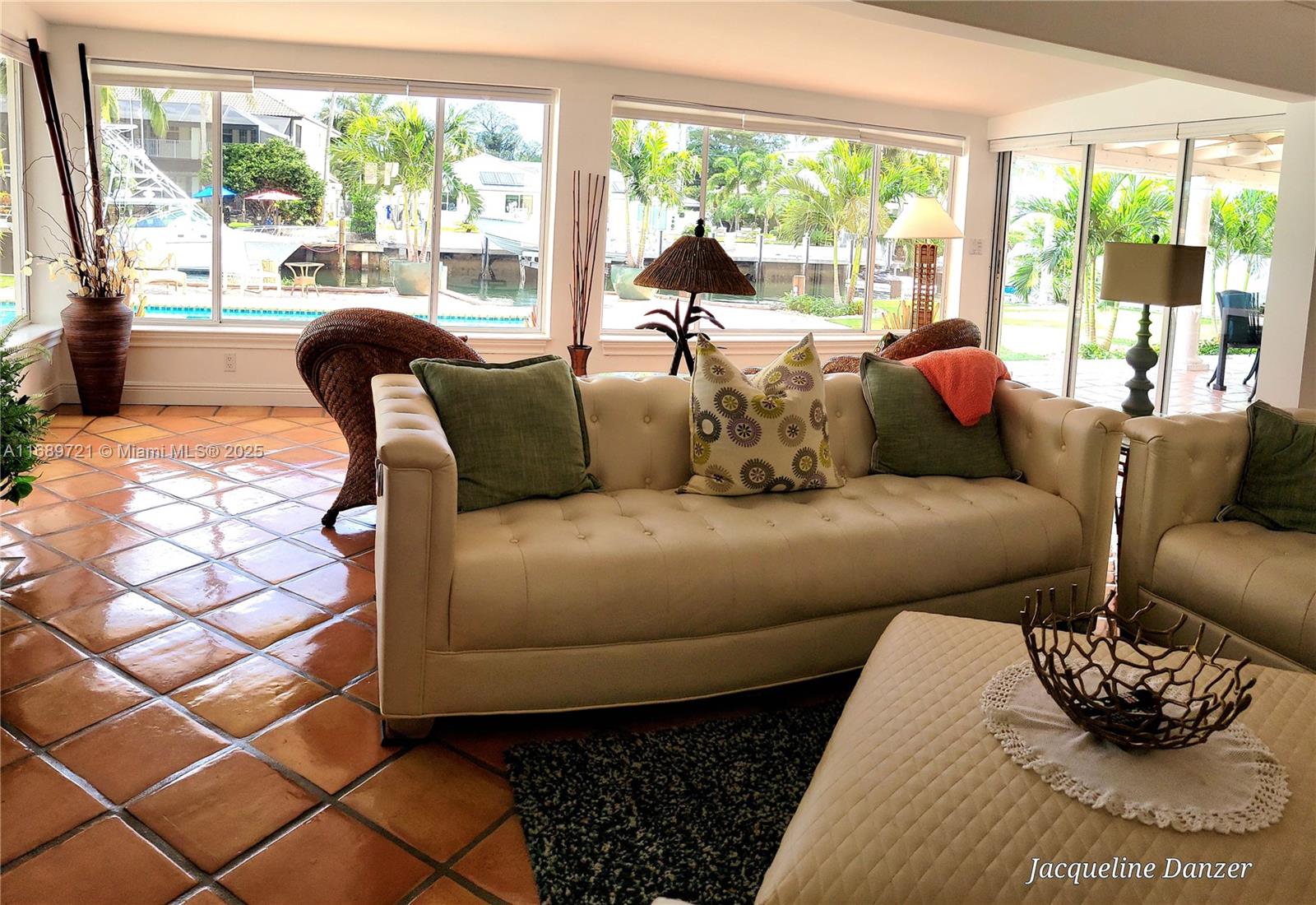 HILLSBORO HARBOR UNIT - Residential