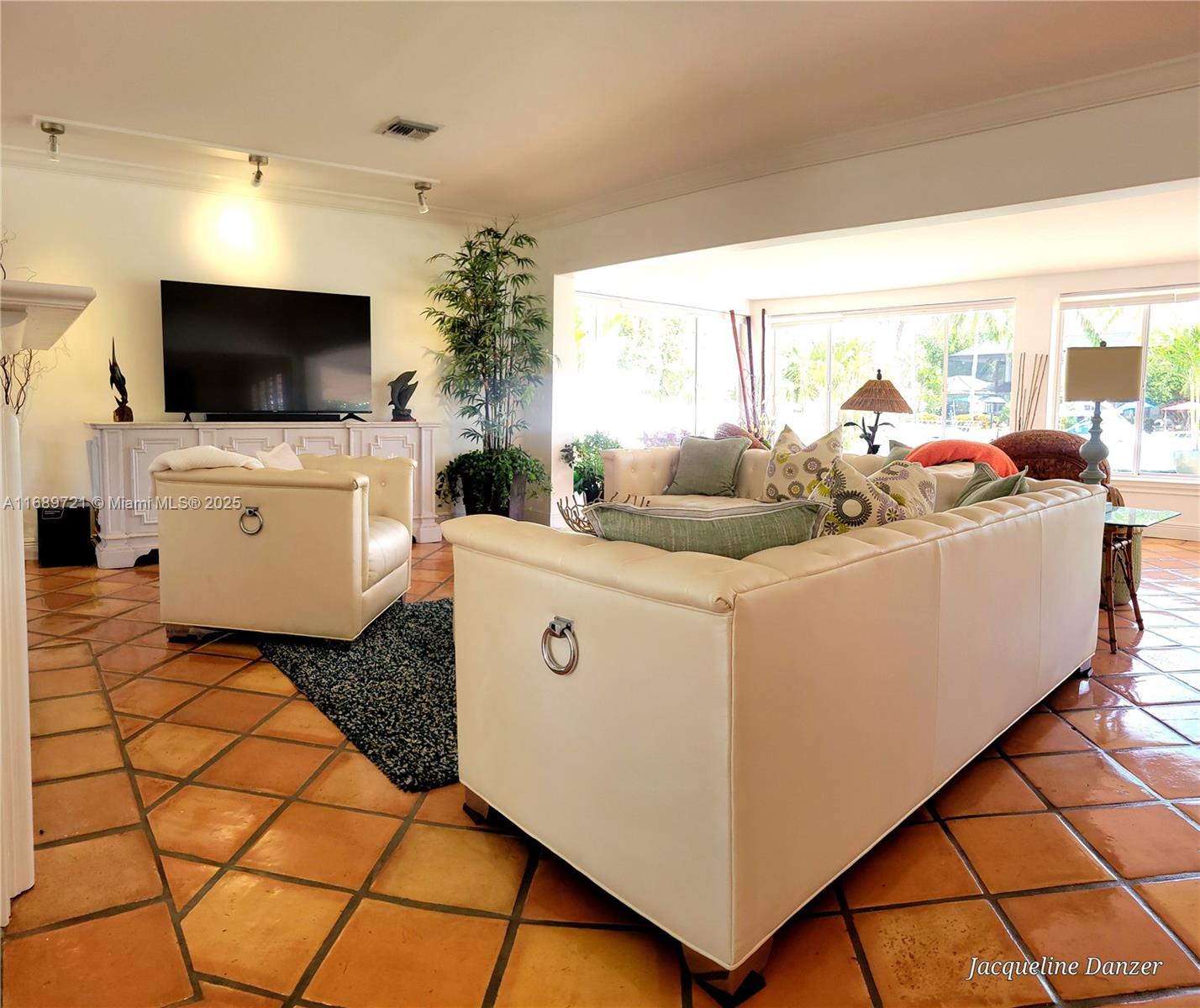 HILLSBORO HARBOR UNIT - Residential