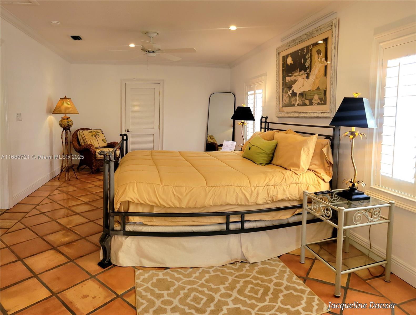 HILLSBORO HARBOR UNIT - Residential