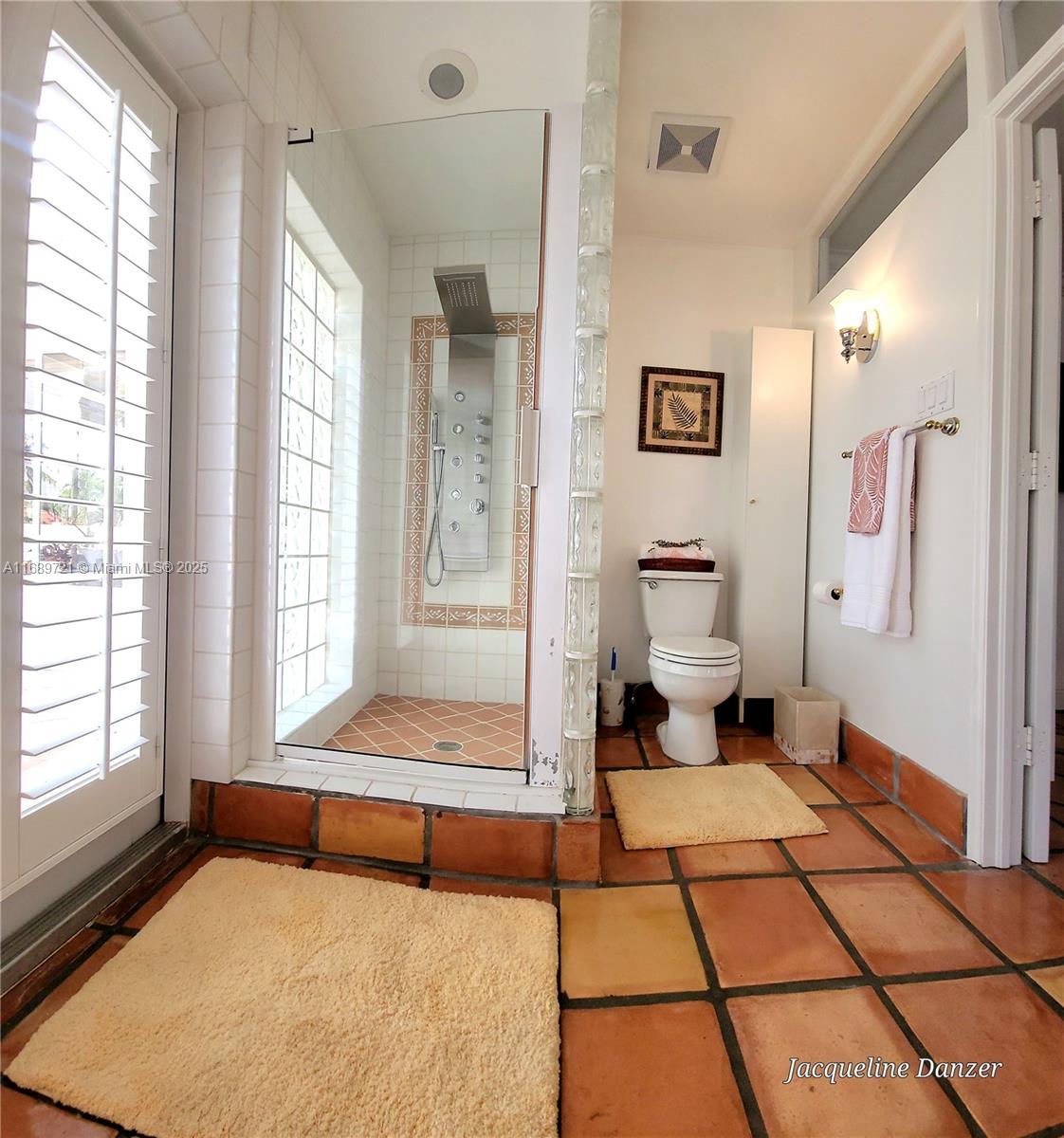 HILLSBORO HARBOR UNIT - Residential