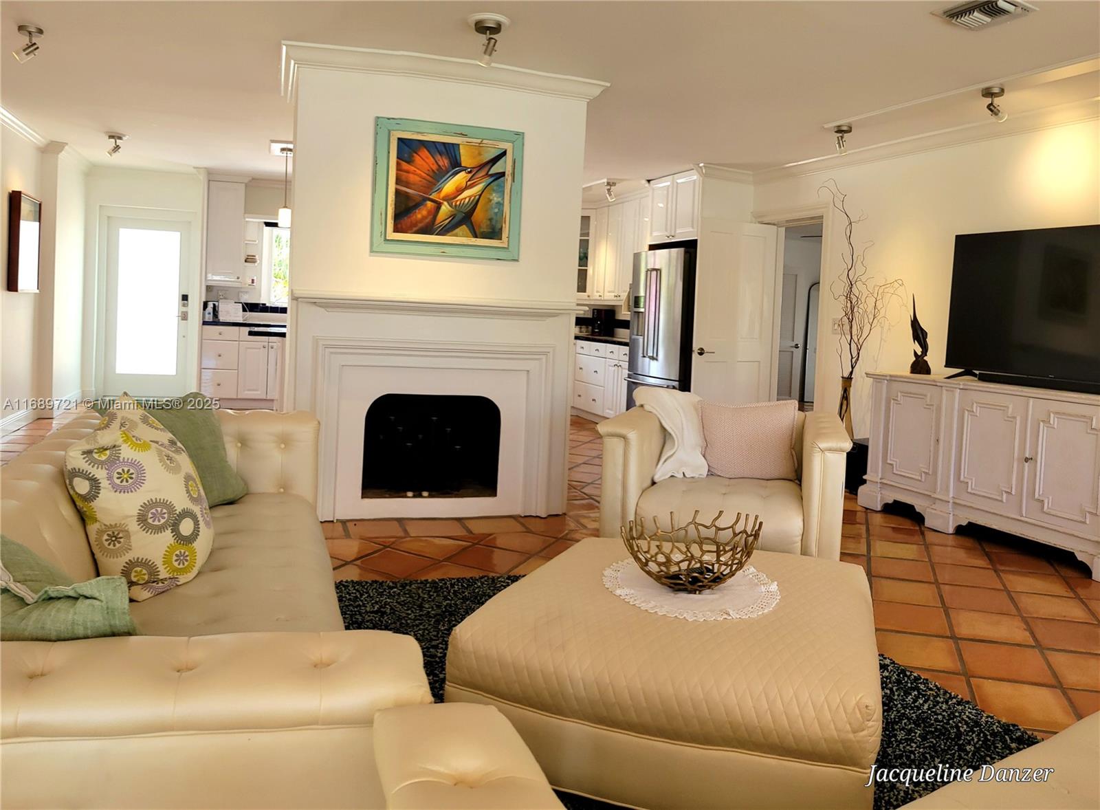 HILLSBORO HARBOR UNIT - Residential