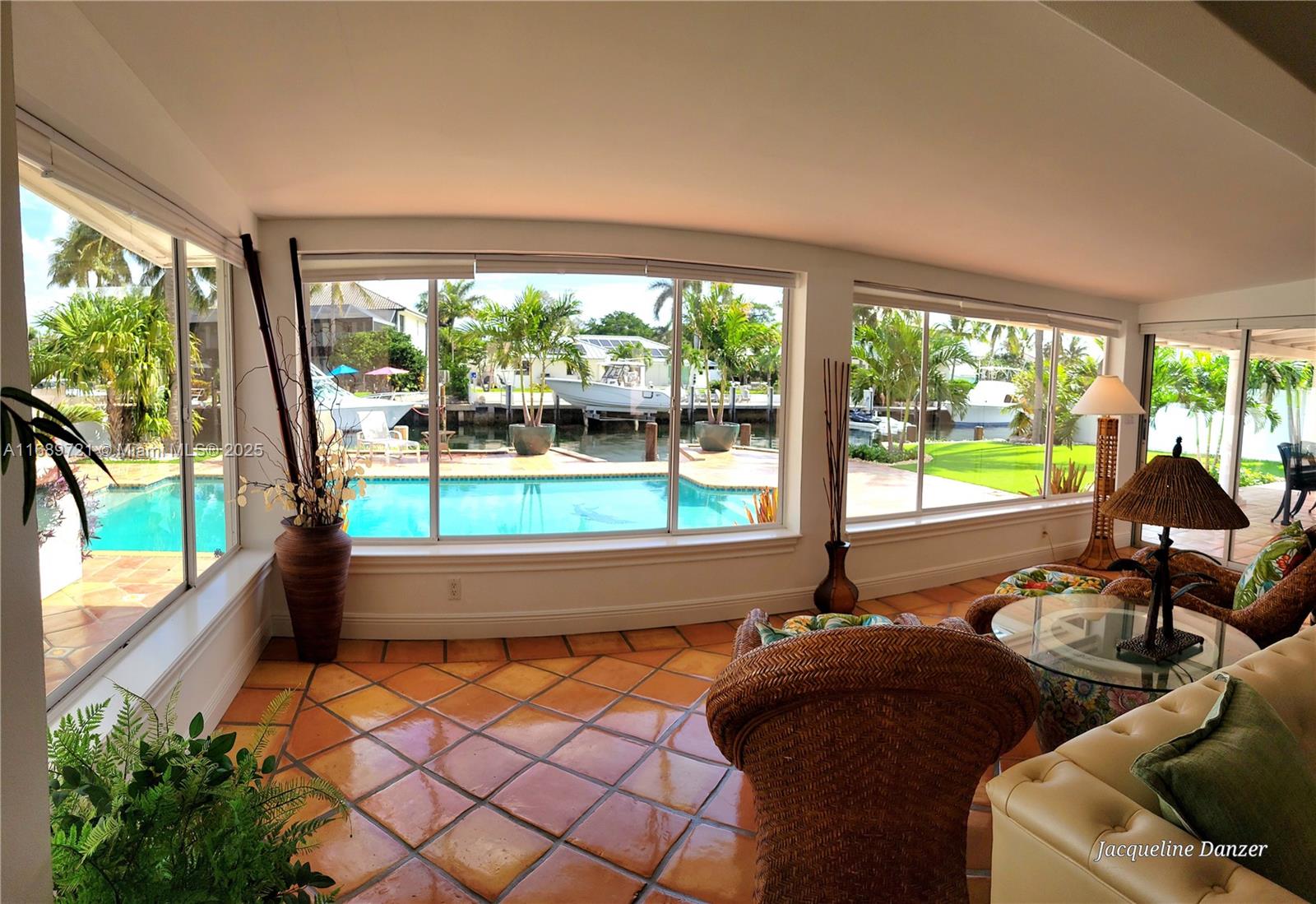 HILLSBORO HARBOR UNIT - Residential