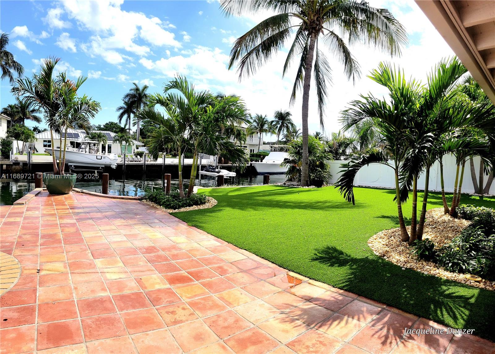 HILLSBORO HARBOR UNIT - Residential