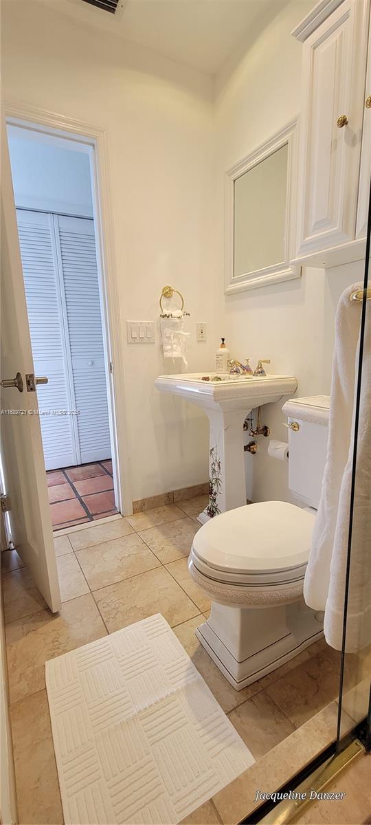 HILLSBORO HARBOR UNIT - Residential