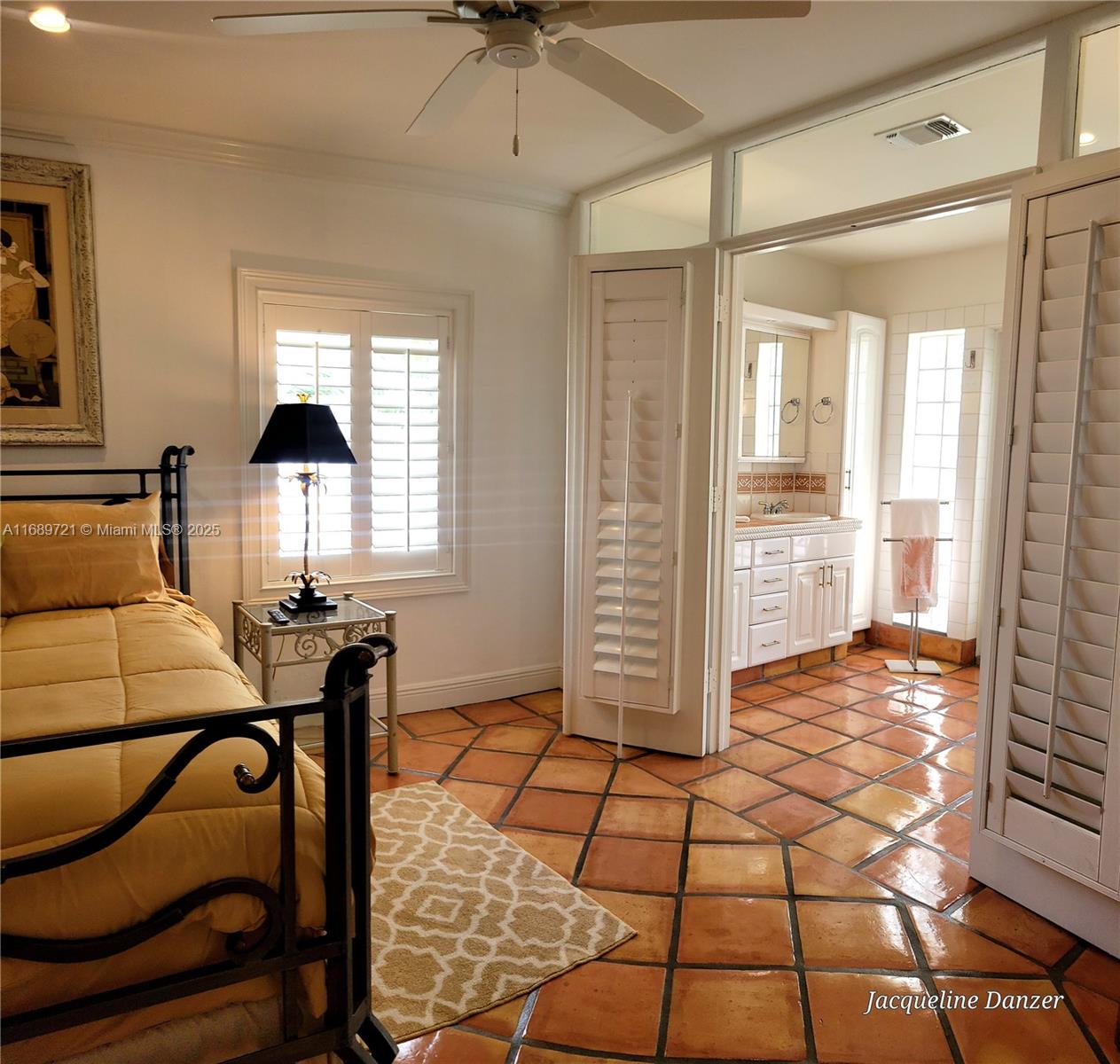 HILLSBORO HARBOR UNIT - Residential