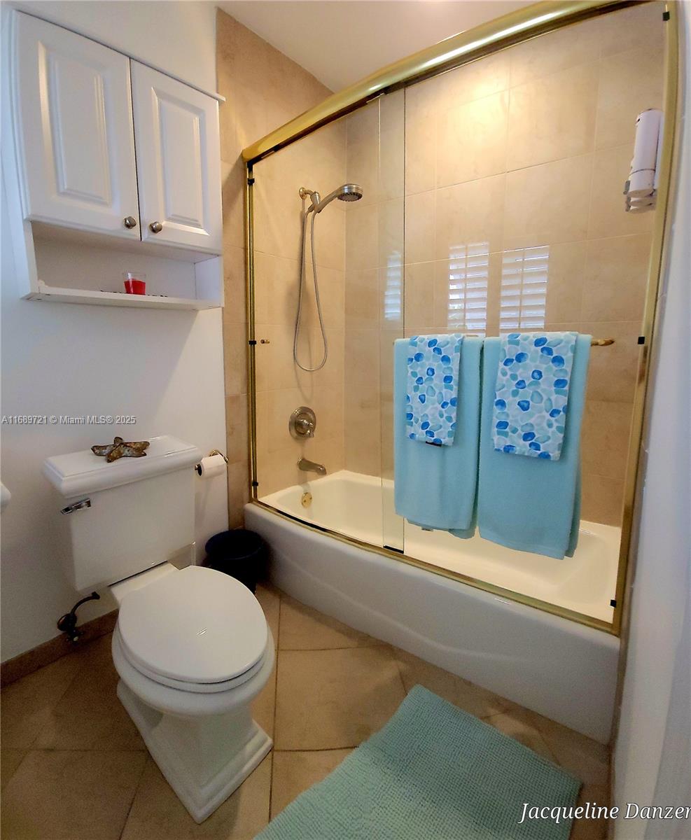 HILLSBORO HARBOR UNIT - Residential