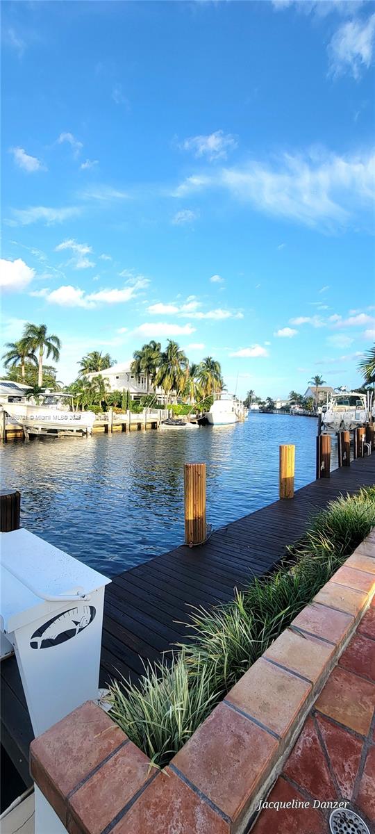 HILLSBORO HARBOR UNIT - Residential