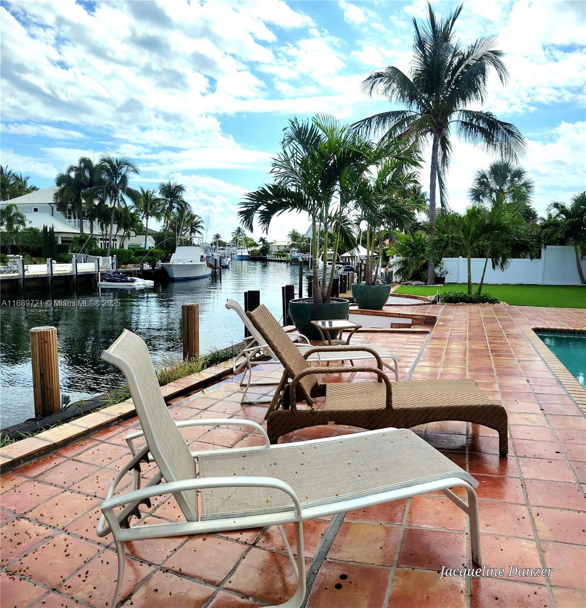 HILLSBORO HARBOR UNIT - Residential