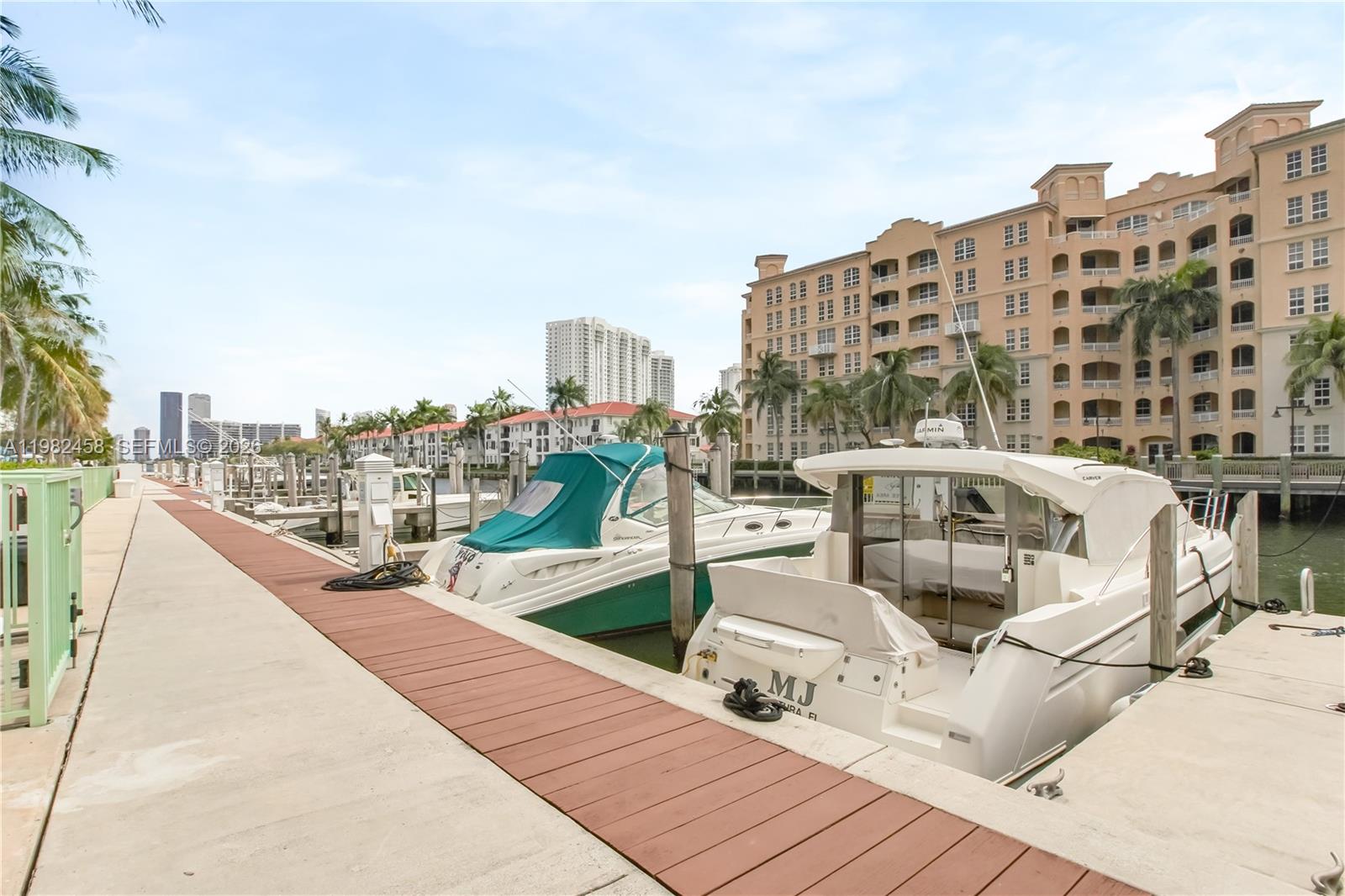 ARTECH RESIDENCES AT AVEN - Residential