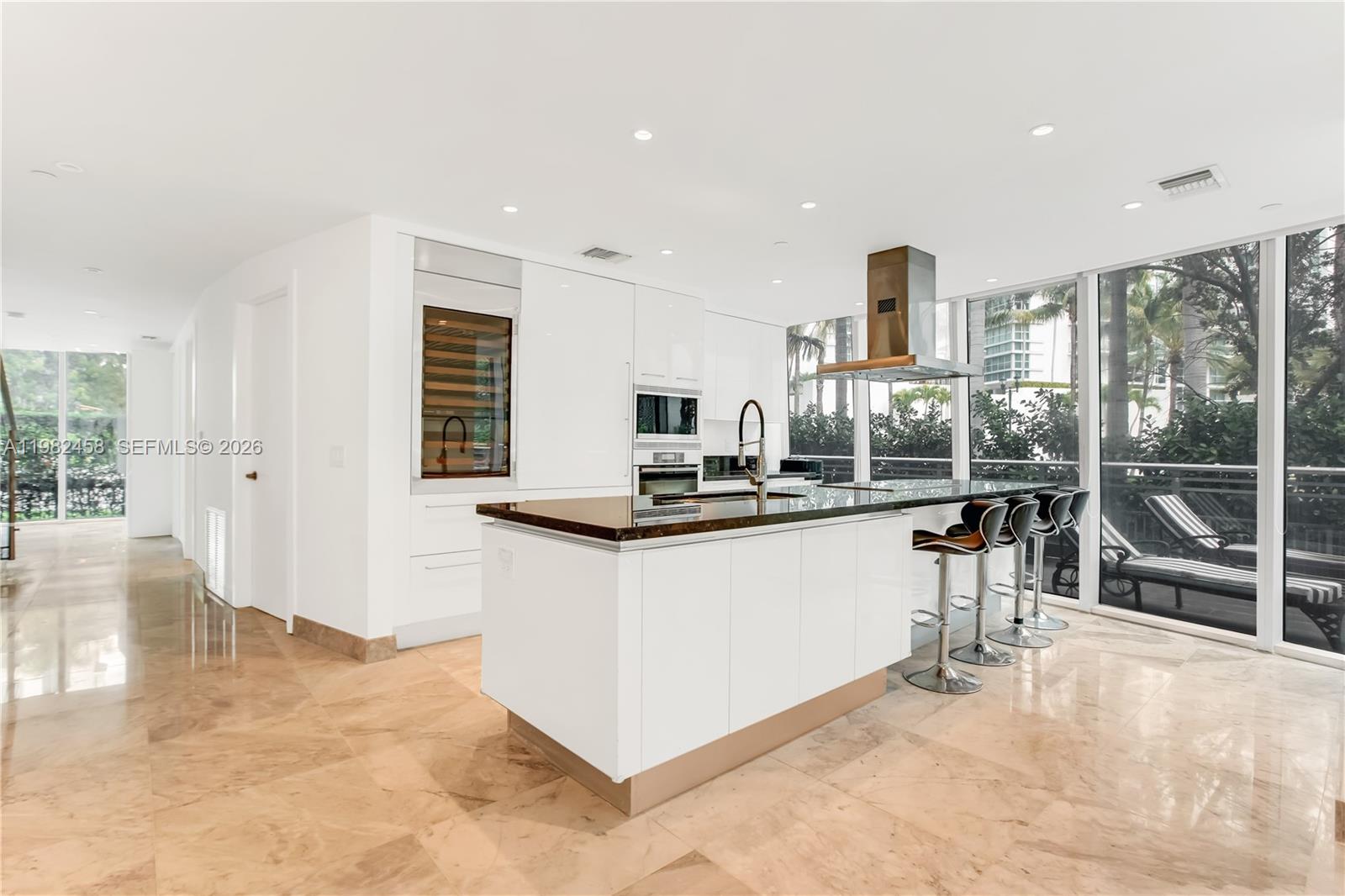 2950 NE 188th St 150