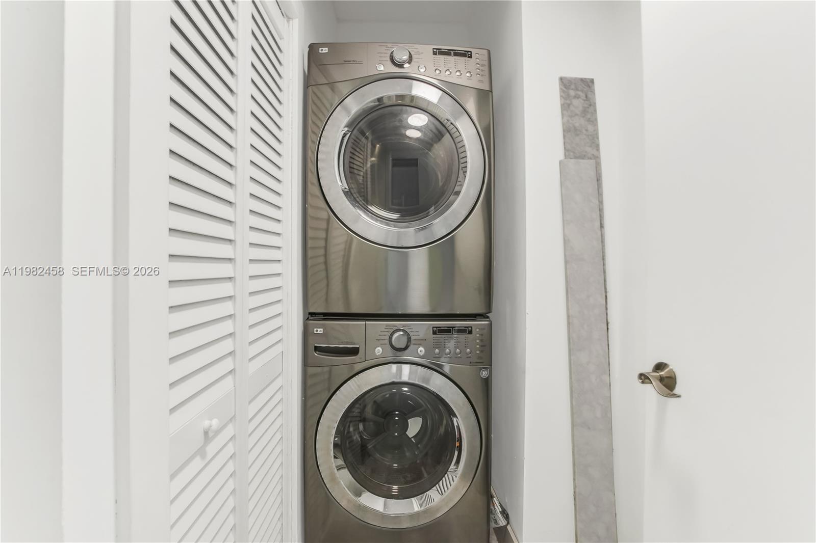 ARTECH RESIDENCES AT AVEN - Residential