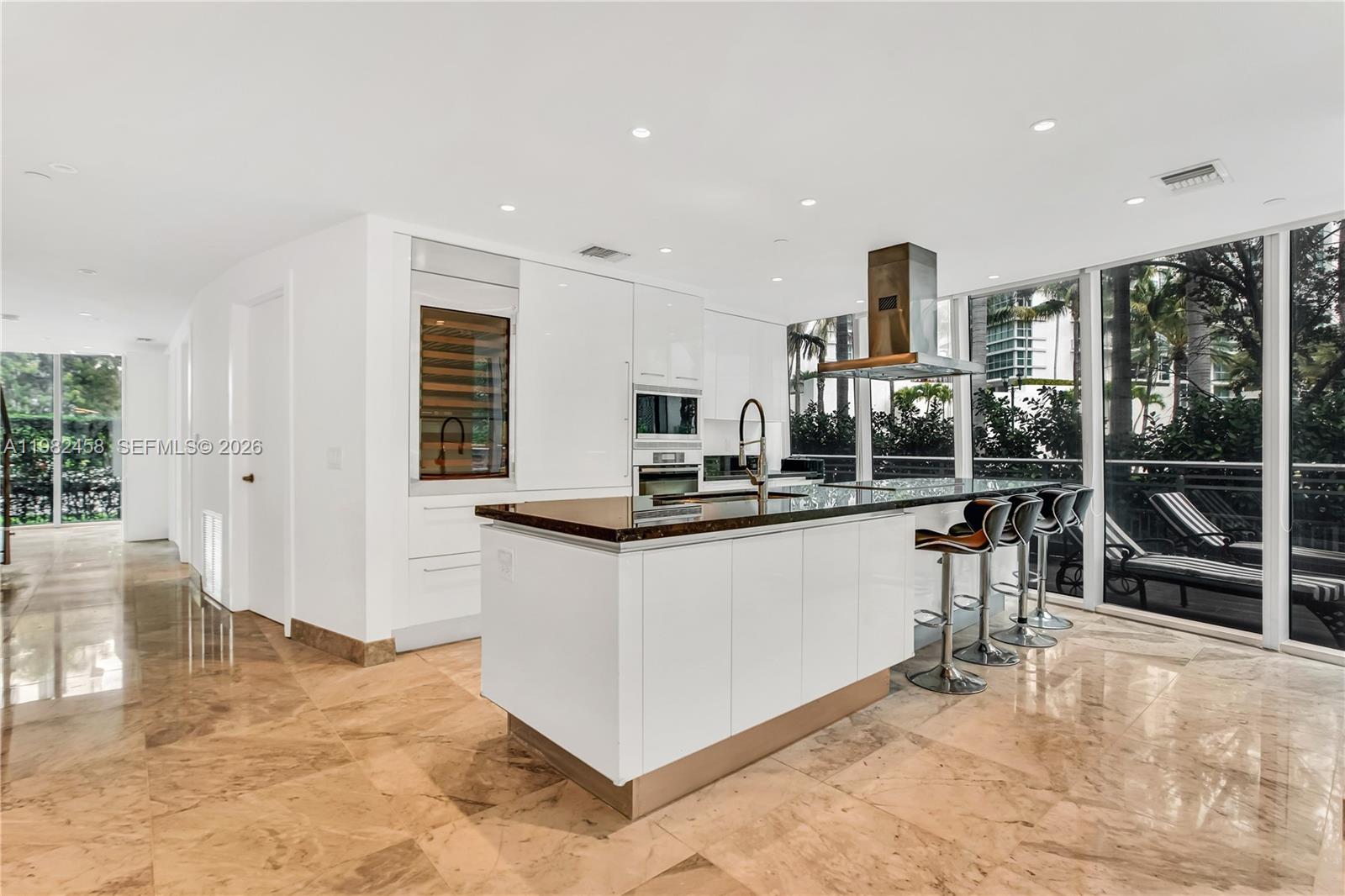 2950 NE 188th St 150