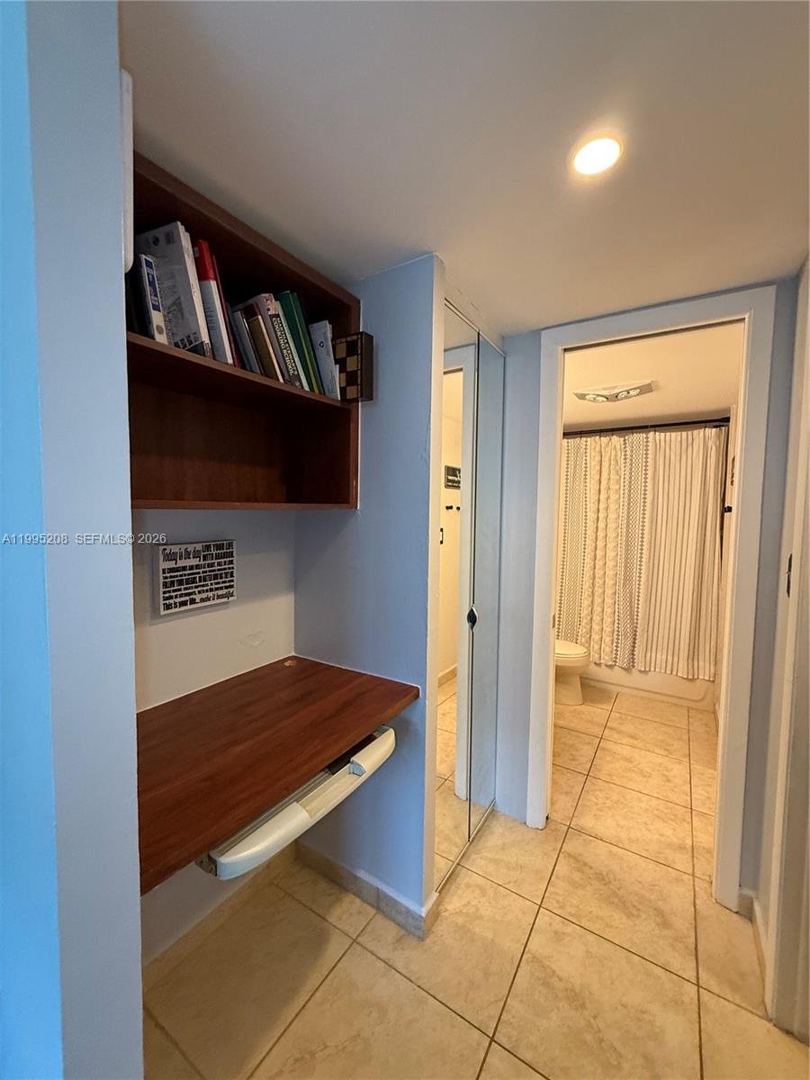 THE PRESIDENTIAL CONDO - Residential