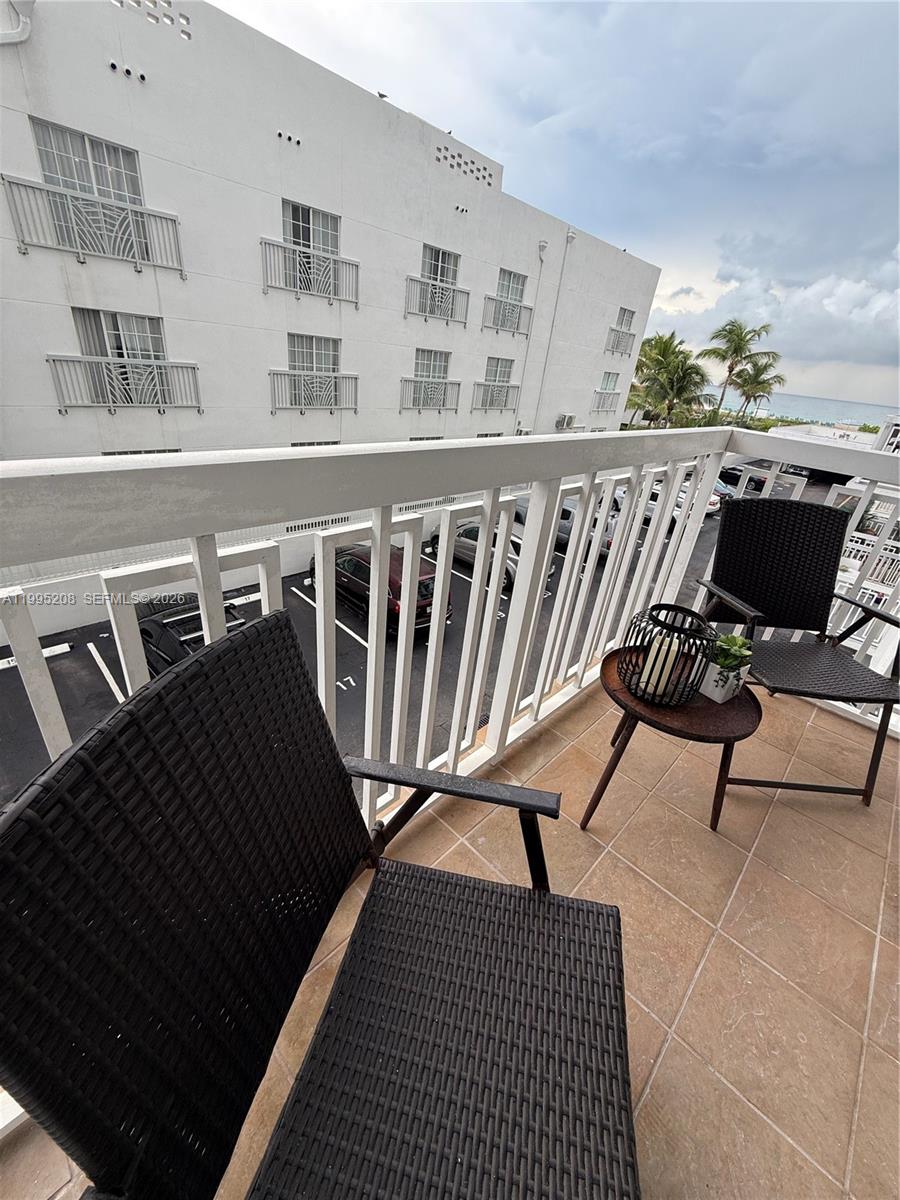 THE PRESIDENTIAL CONDO - Residential