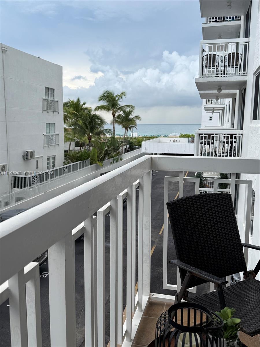 THE PRESIDENTIAL CONDO - Residential