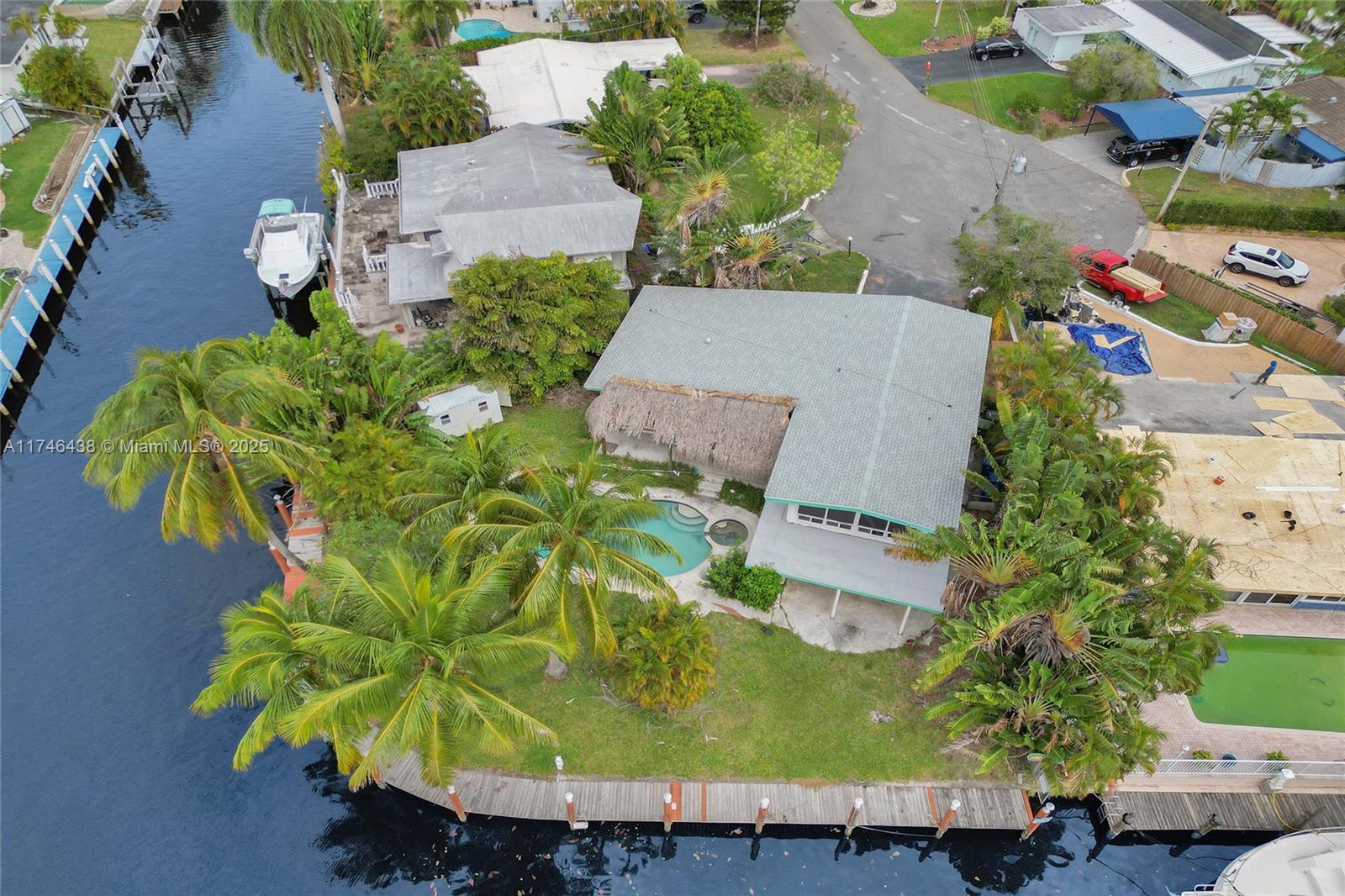 2637 Sugarloaf Ln
