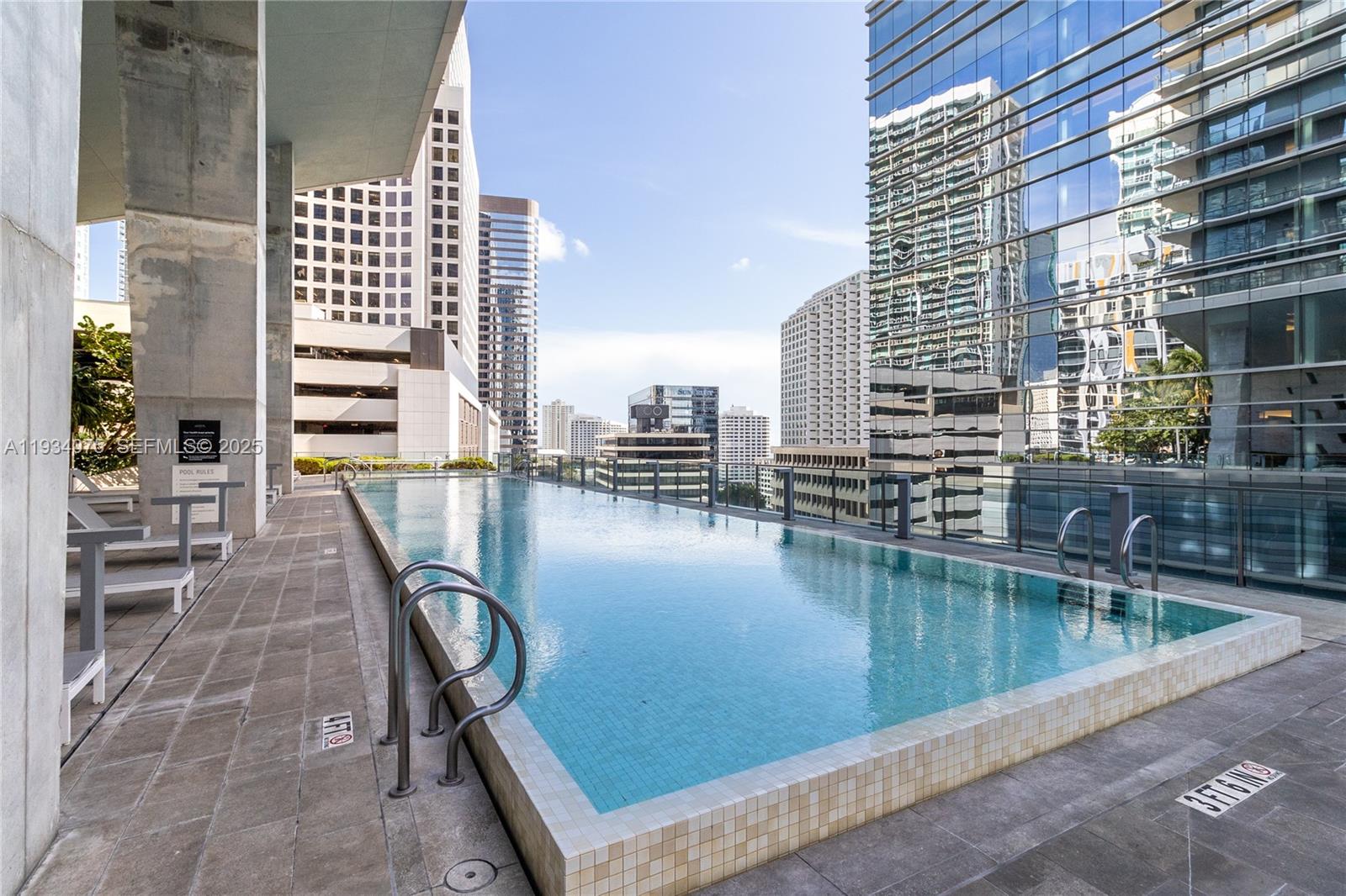 REACH CONDO - Residential