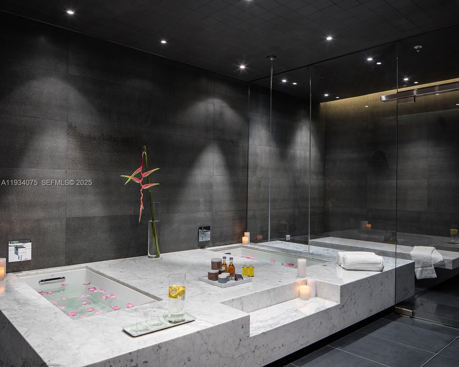 REACH CONDO - Residential