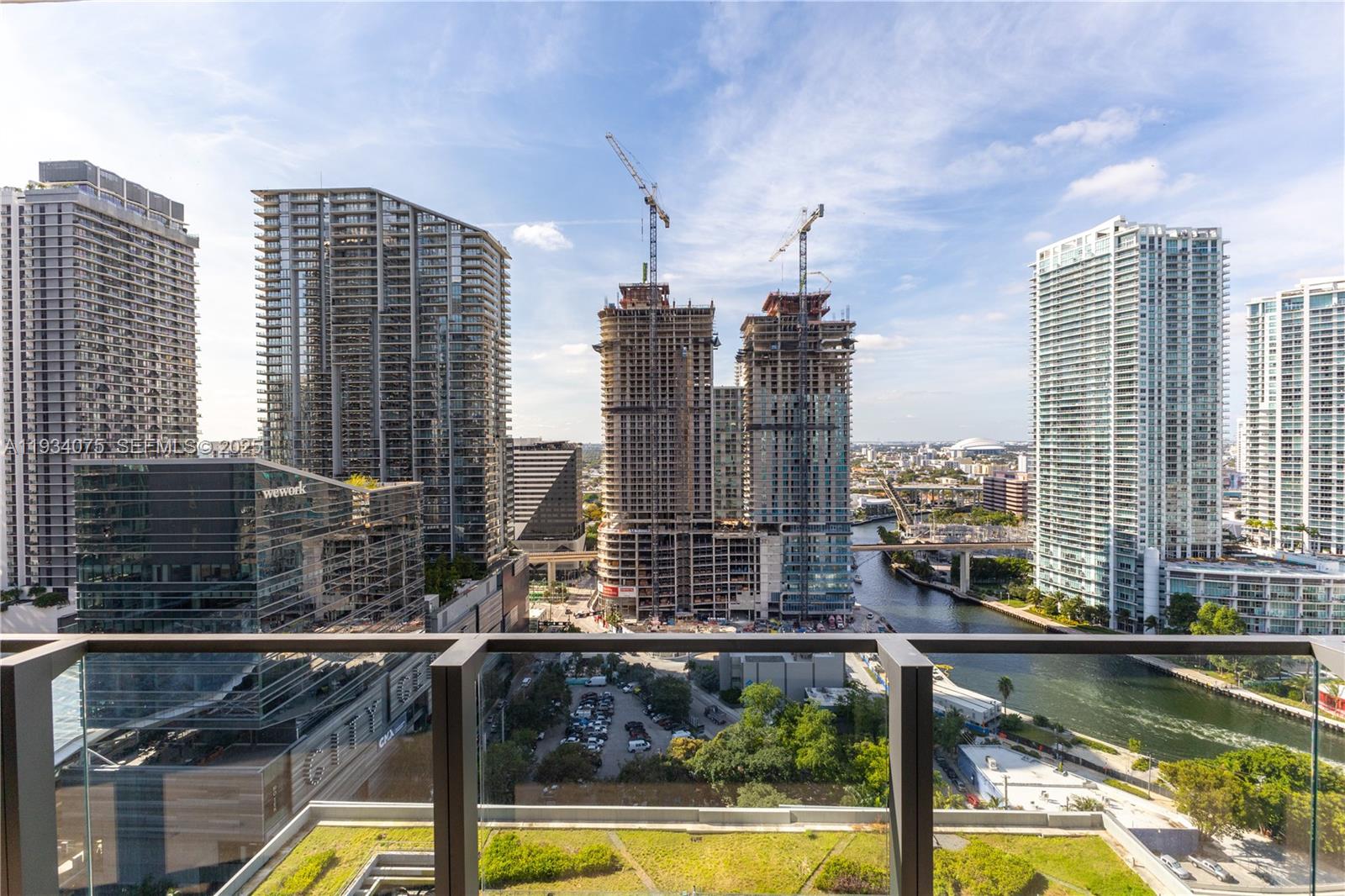 REACH CONDO - Residential